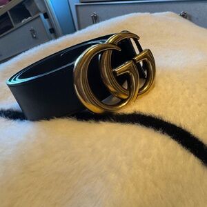 Gucci Black Leather Belt with Gold GG Buckle